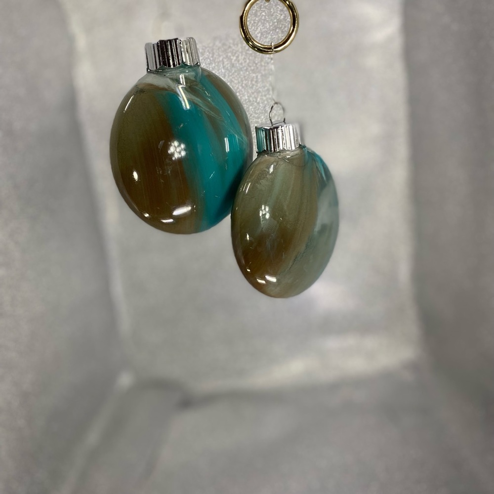 Set of two handcrafted ornaments